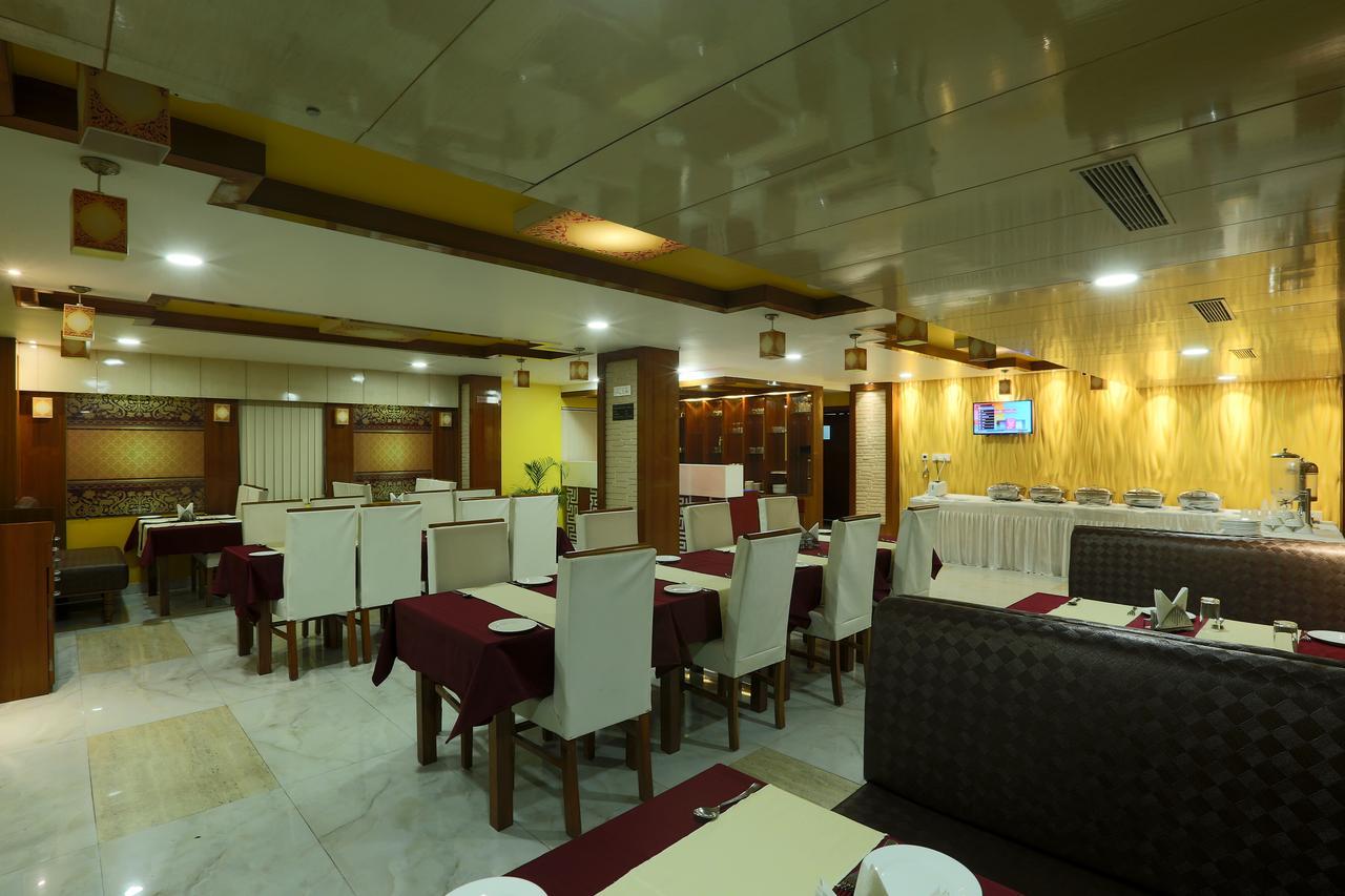 Hotel Sj International Гувахати Экстерьер фото
