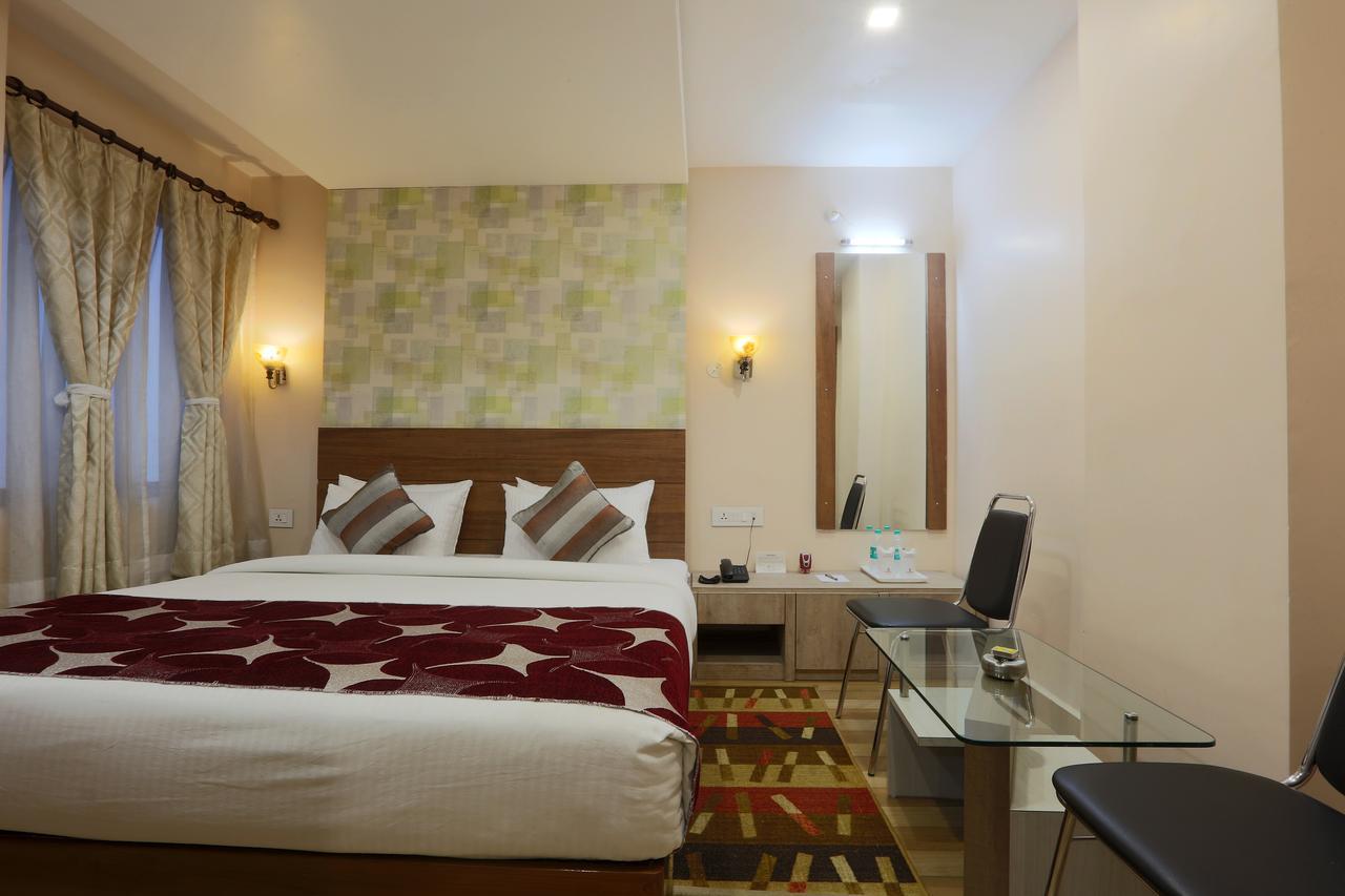 Hotel Sj International Гувахати Экстерьер фото