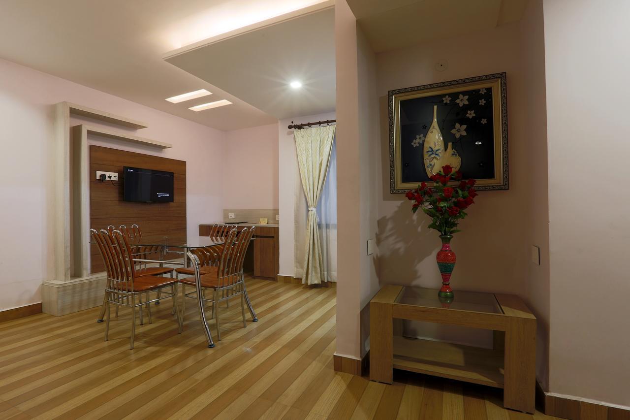 Hotel Sj International Гувахати Экстерьер фото