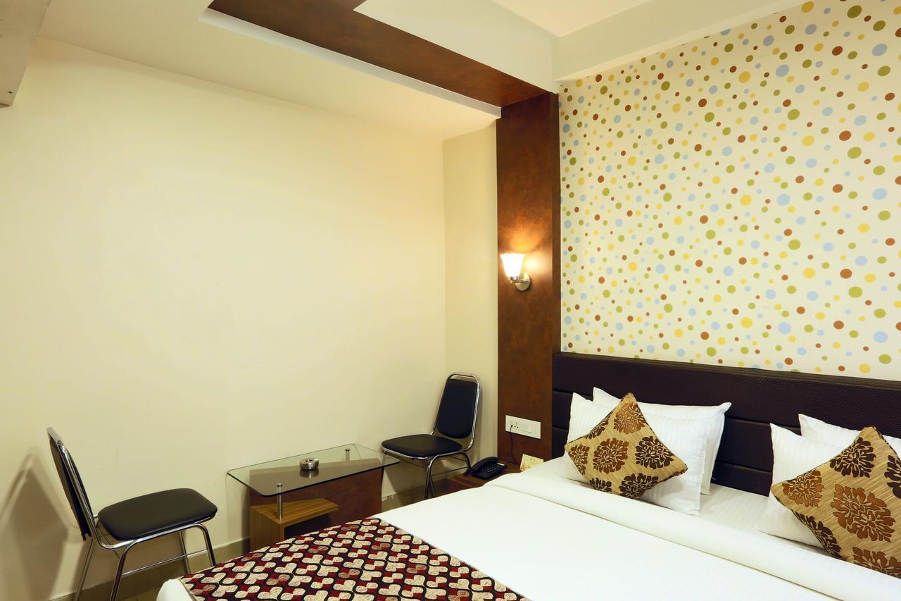 Hotel Sj International Гувахати Экстерьер фото