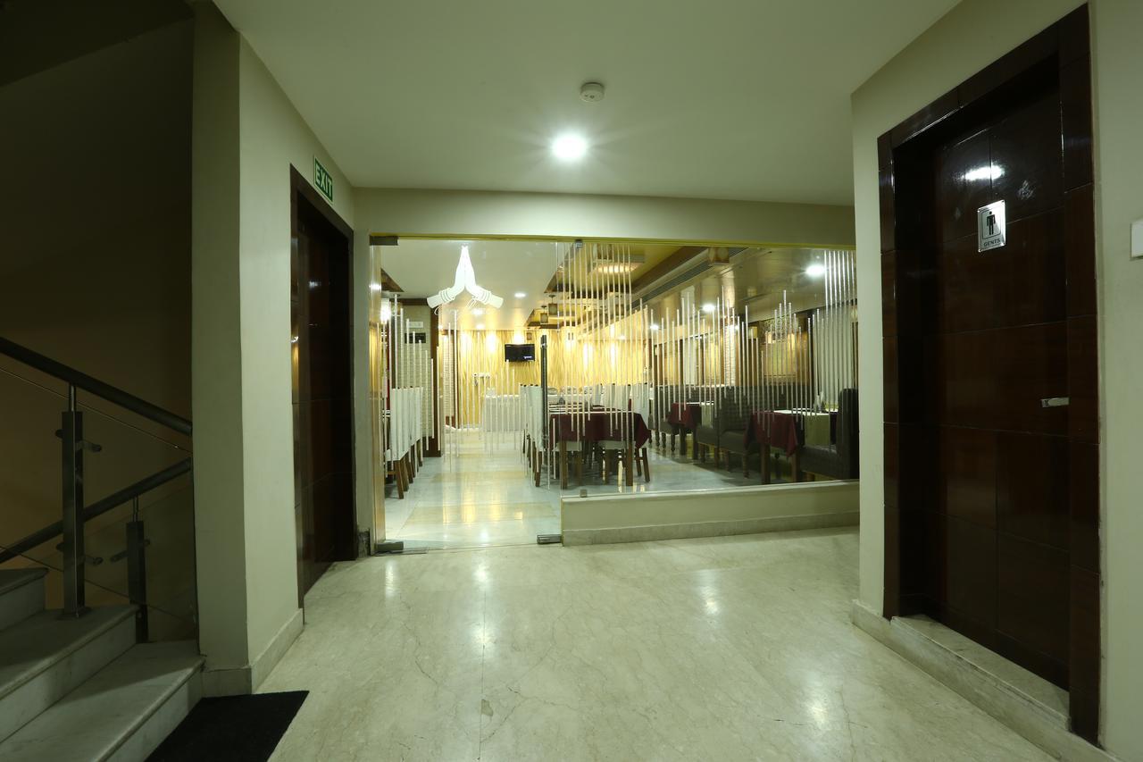 Hotel Sj International Гувахати Экстерьер фото