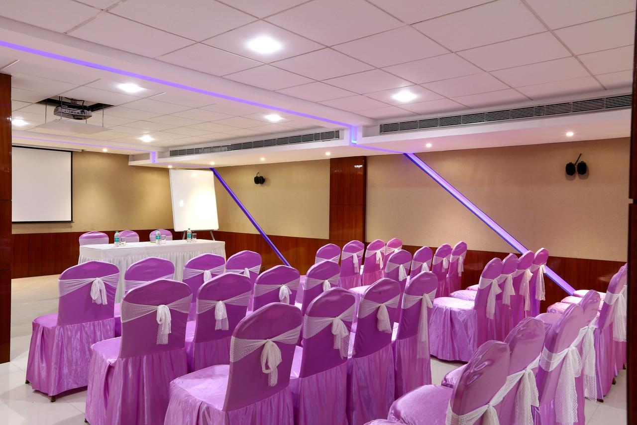 Hotel Sj International Гувахати Экстерьер фото